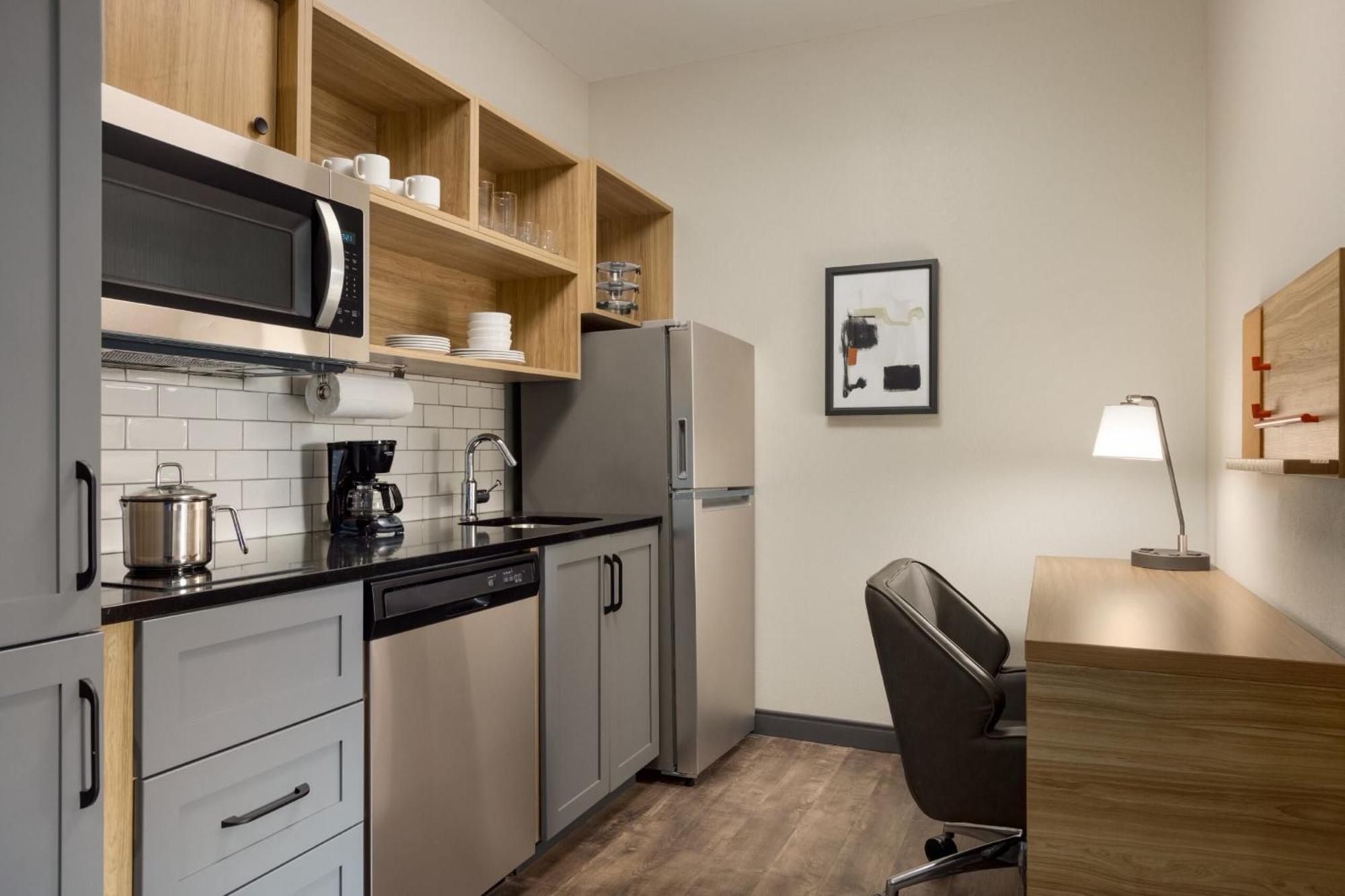Candlewood Suites Miami - Doral By Ihg Tamiami ภายนอก รูปภาพ